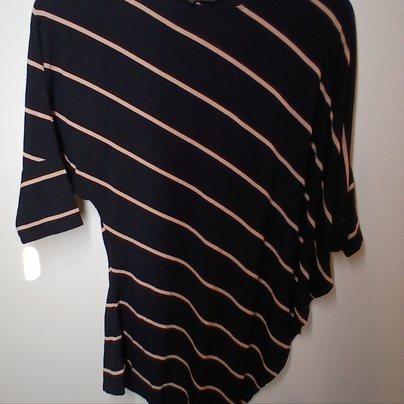 BCBGMAXAZRIA Striped Asymmetrical Dolman Top | Size - XS - Picture 12 of 12